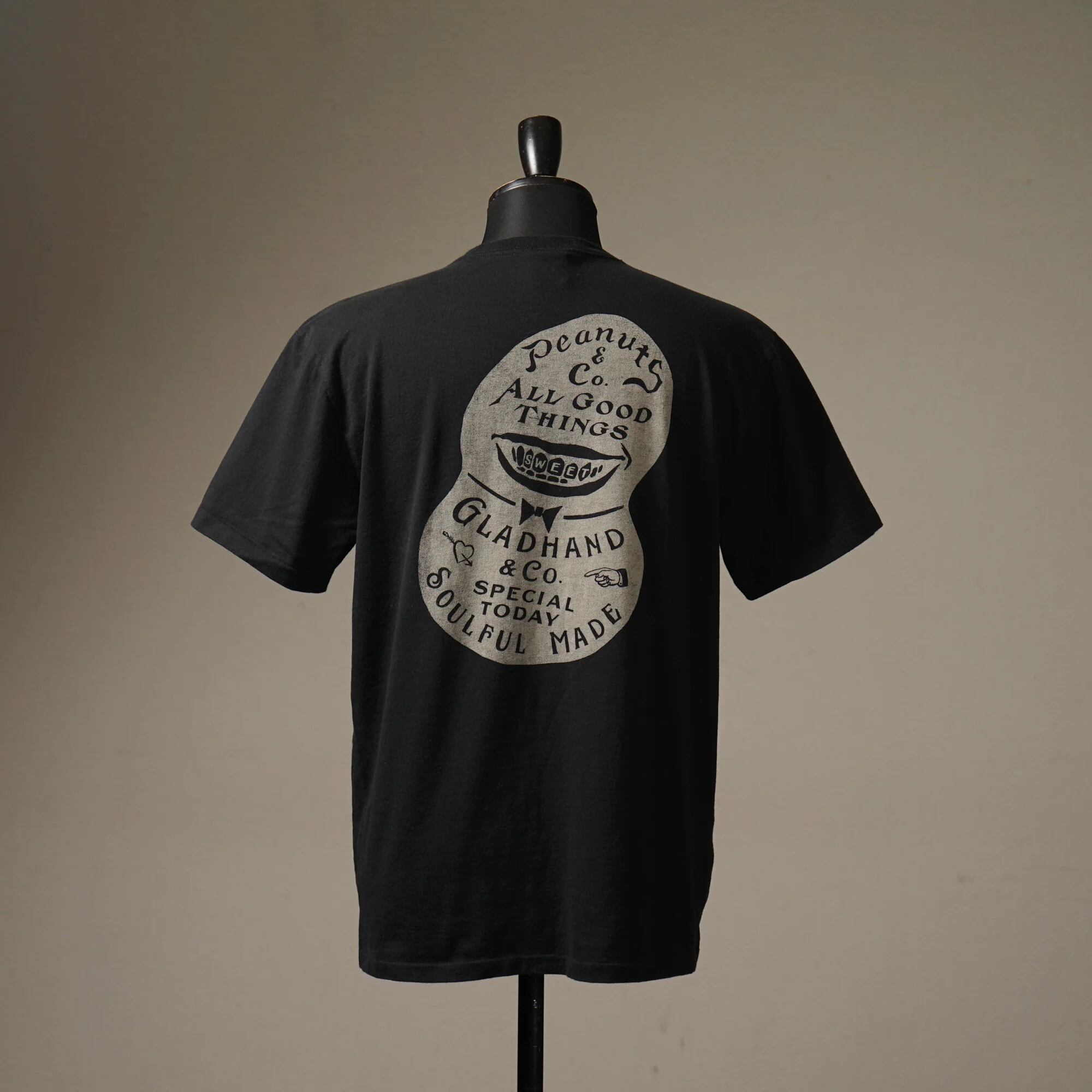 Peanuts & Co × GLADHAND & Co Mr,SMILEY - S/S T-SHIRTS【Peanuts & Co × GLADHAND & Co