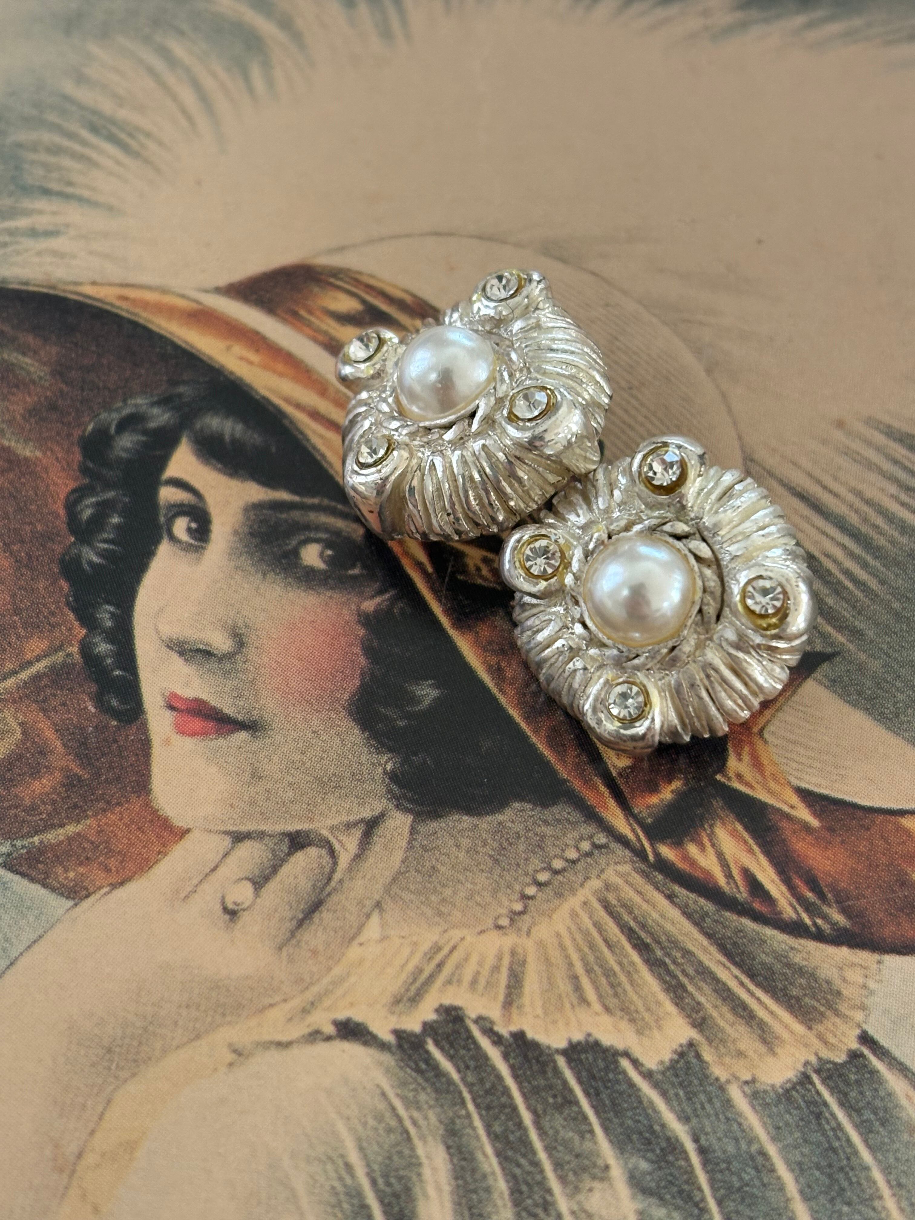 Japanese Vintage ヴィンテージボタン メタル シルバー×パール調カボション×ストーン 17mm 高級ボタン アクセサリーパーツ