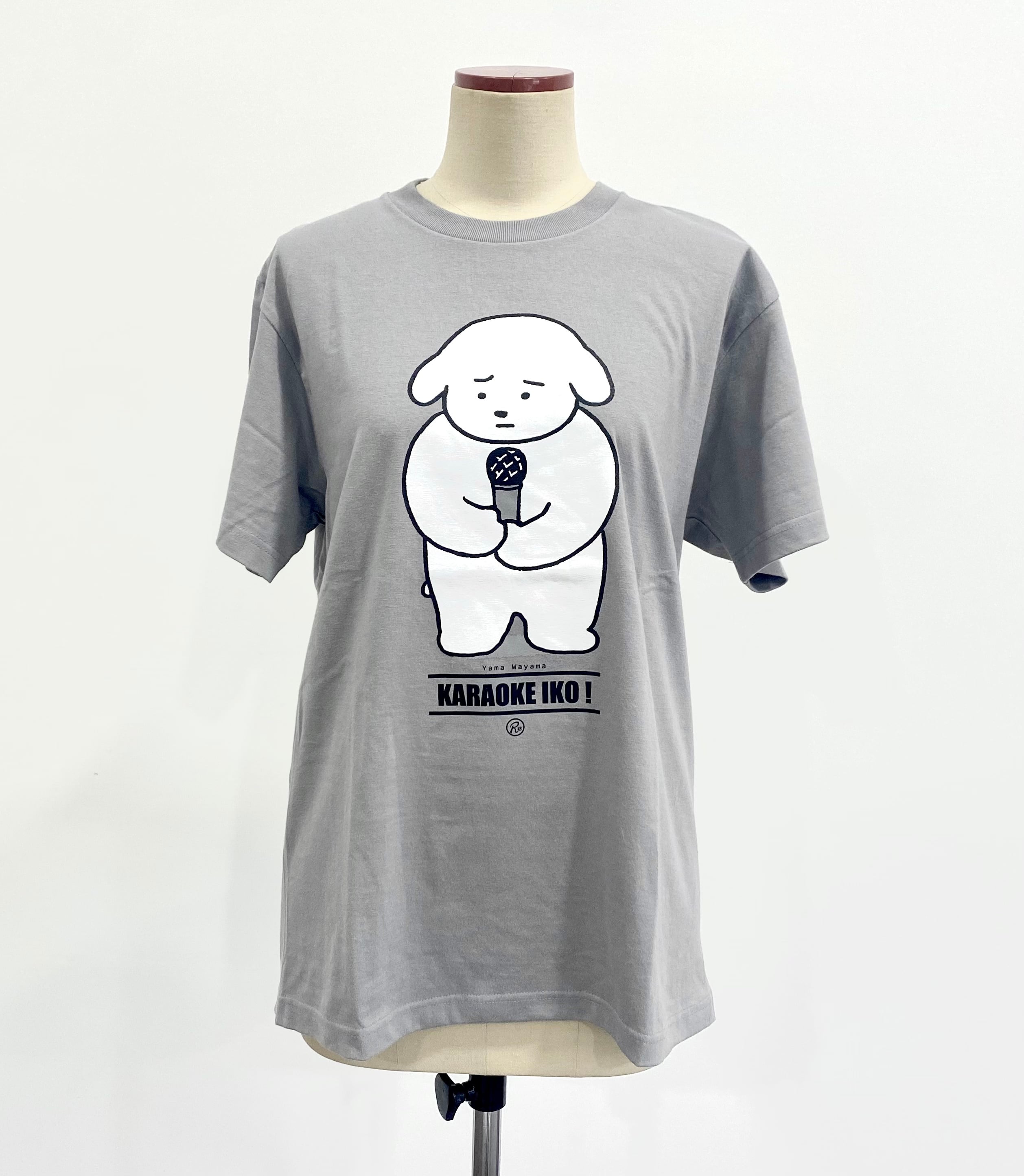 描き下ろし商品〈和山やま〉「カラオケ行こ! 」和山先生の犬 Tシャツ | RE:SHAZAM