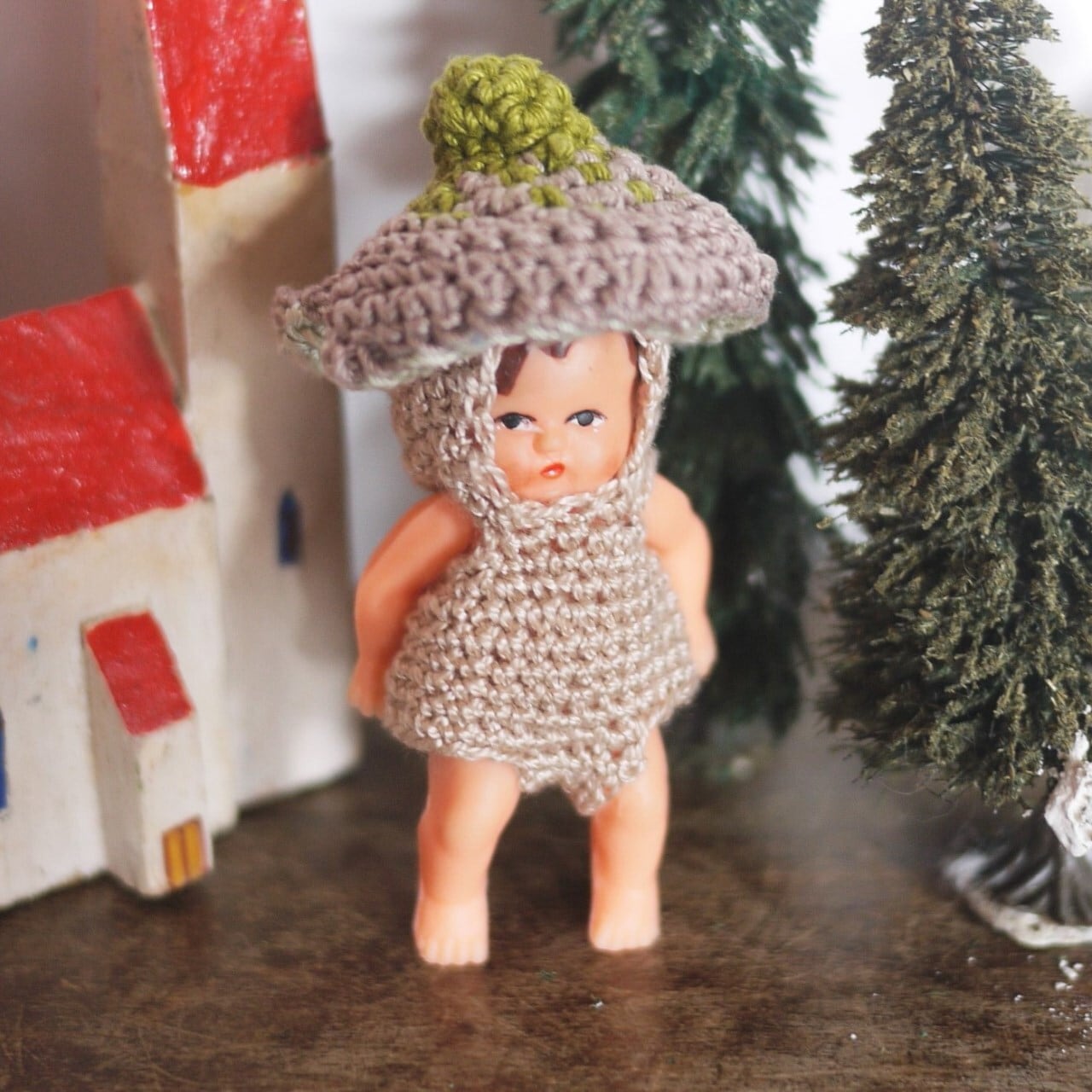 着ぐるみドール 先端が緑色のひび割れきのこ