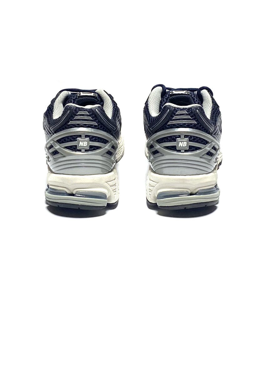 海外限定モデル New Balance M1906RCA 