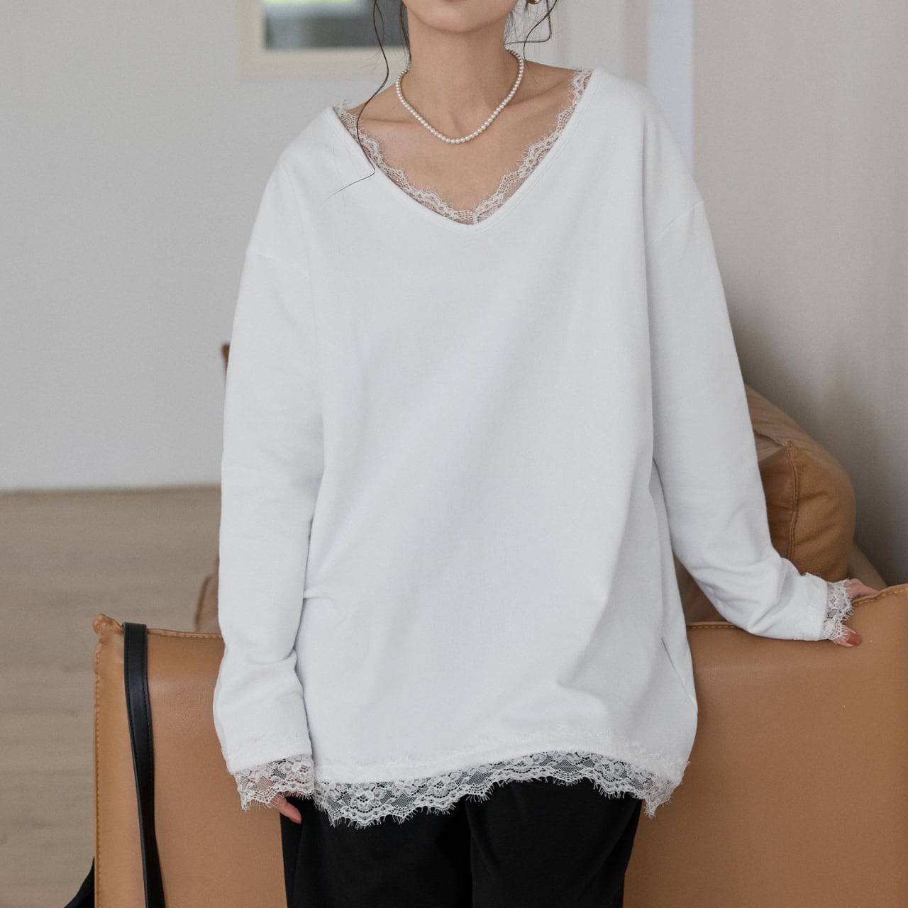 フェミニンレイヤードライクVネックカットプルオーバー PO3497