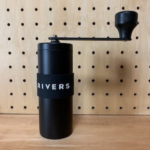 RIVERS　コーヒーグラインダー グリット　リバース　小型コーヒーグラインダー　マットブラック / シルバー