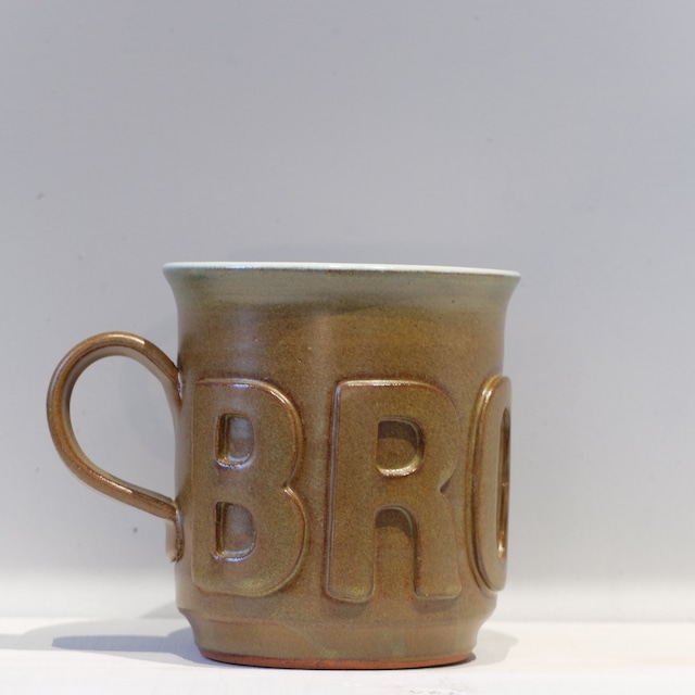 BROWN by 2-tacs＜ブラウインバイツータックス＞BROWN MUG