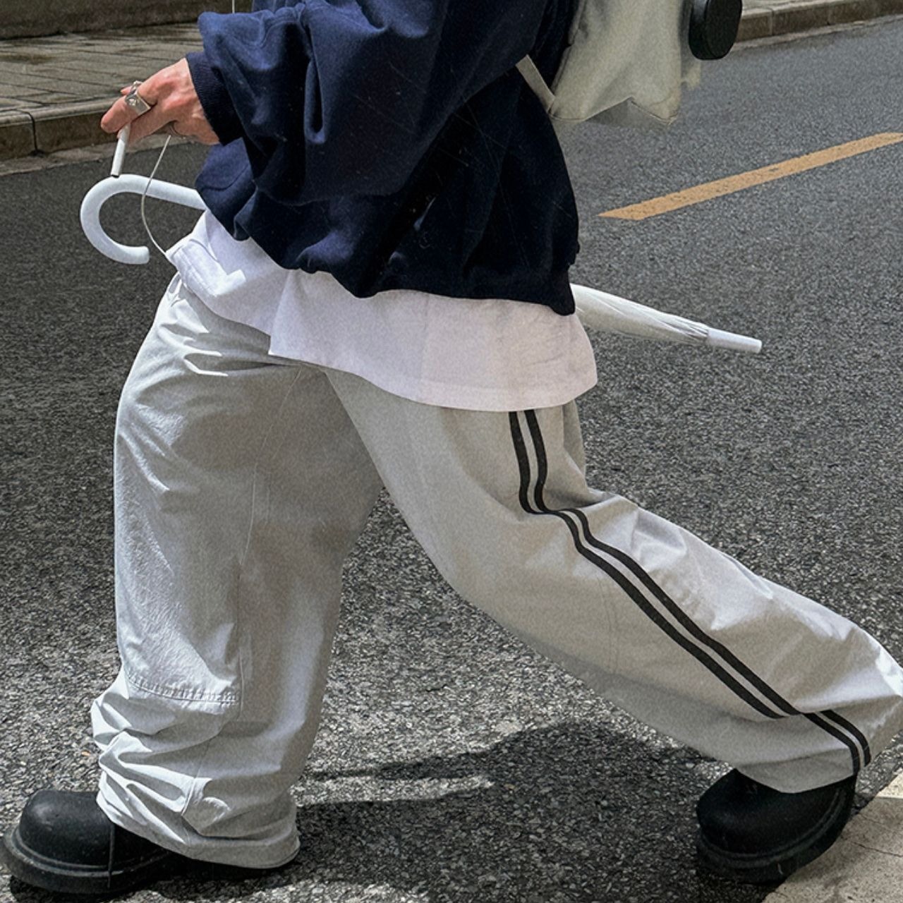 ホワイトグレーラインナイロンルーズパンツ　1101