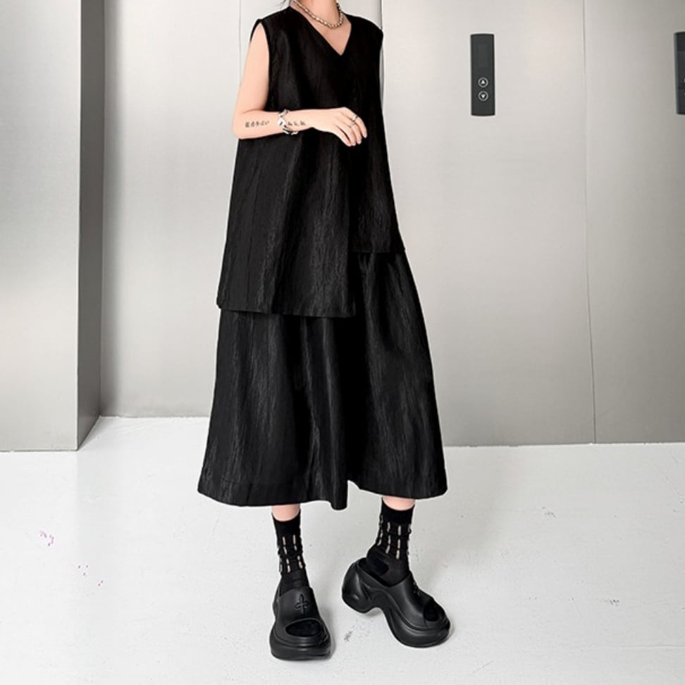 Vネック ノースリーブトップス ルーズフィット ワイドパンツ（上下個別