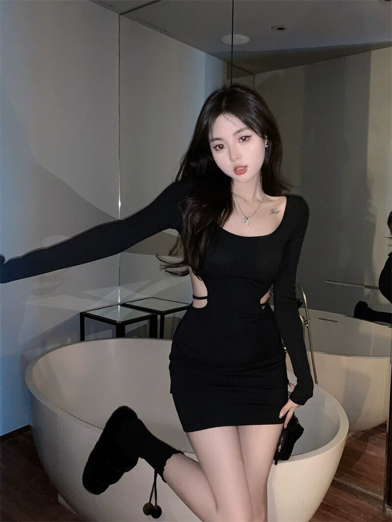 ラウンドネックの黒のショートスカート、セクシーな中空ウエスト抱きヒップドレス、女性の秋のタイトな長袖ボトムスカート、スカート ロング ブラック オータム 秋物 Oネック ガールズファッション85922411156