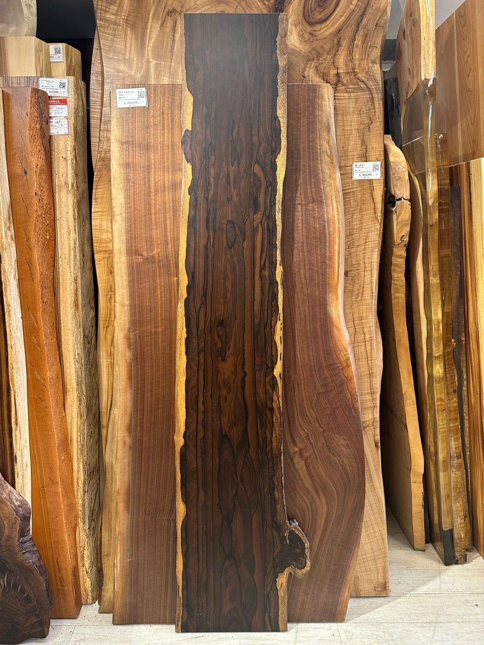 シャム柿_浅草本店_テレビボード 2000／一枚板_脚付き 251076-5 t001