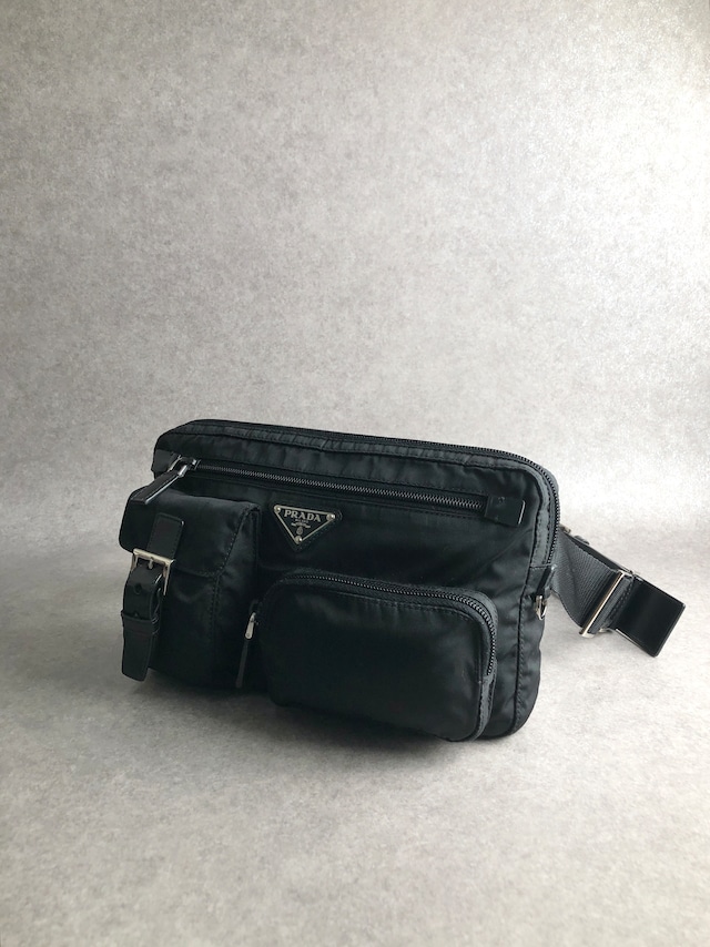 PRADA プラダ ショルダーバッグ ブラック トライアングルロゴ ナイロン スリングバッグ vintage ヴィンテージ オールド 883pem