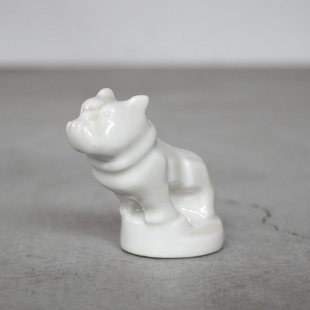 "MACK TRUCK" PORCELAIN FIGURINE