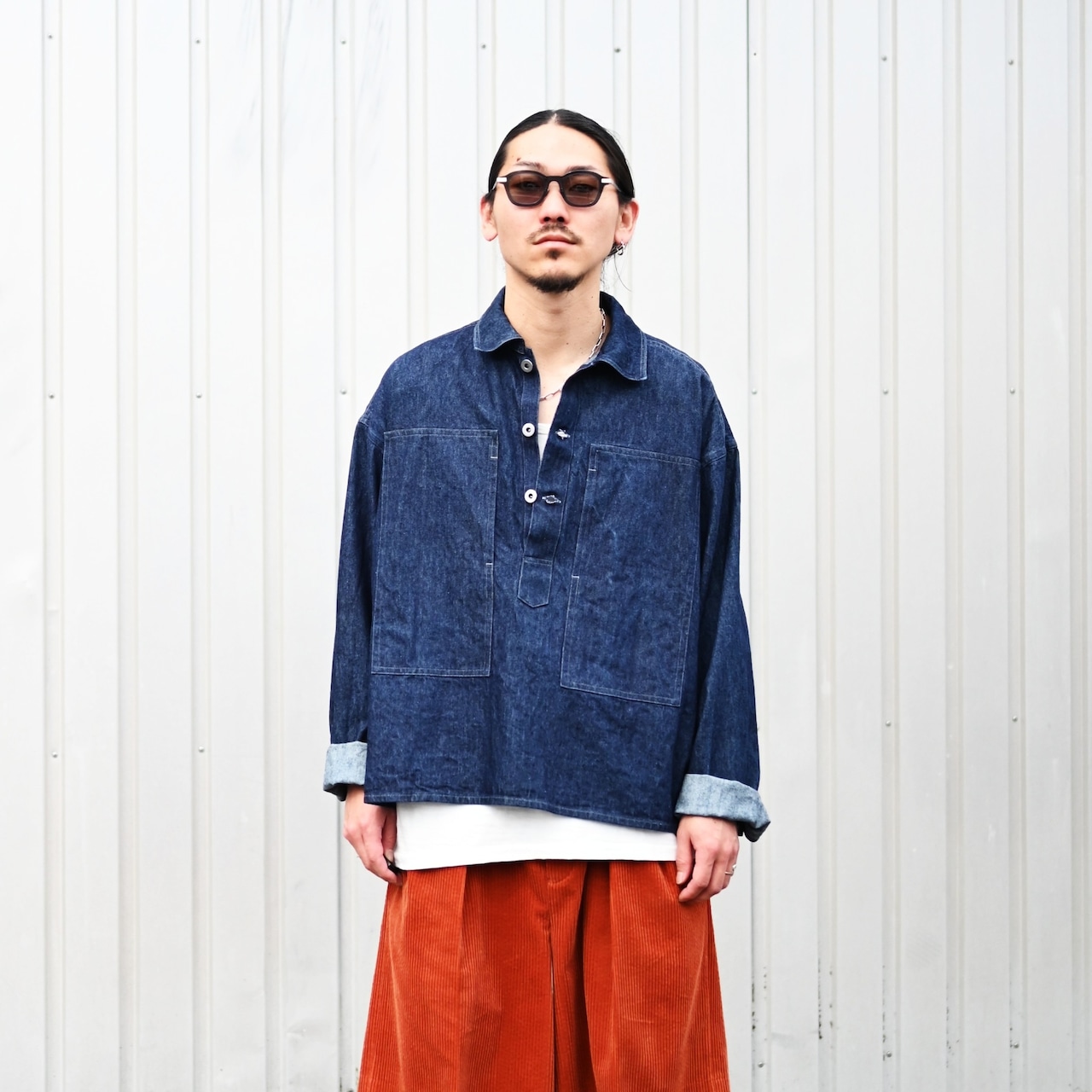 INTERIM(インテリム)USアーミープルオーバー、LVMHコットンコーデュロイショーツ