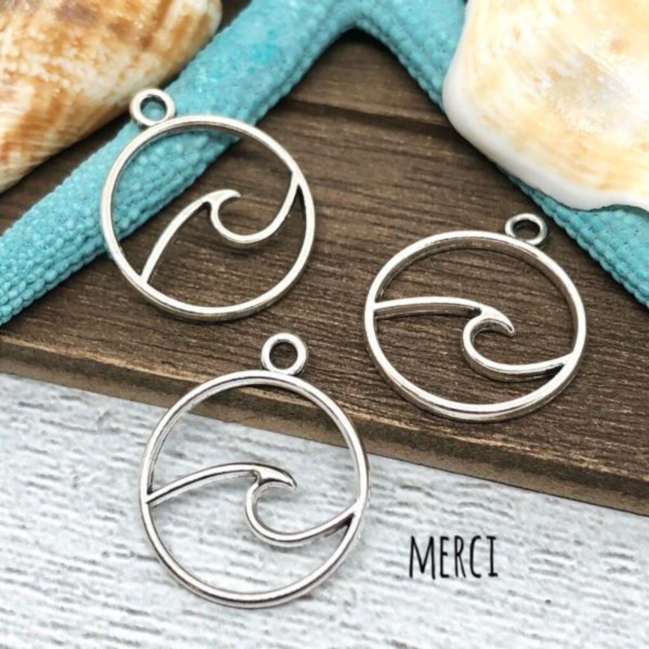 【2個】ウェーブラウンドチャーム