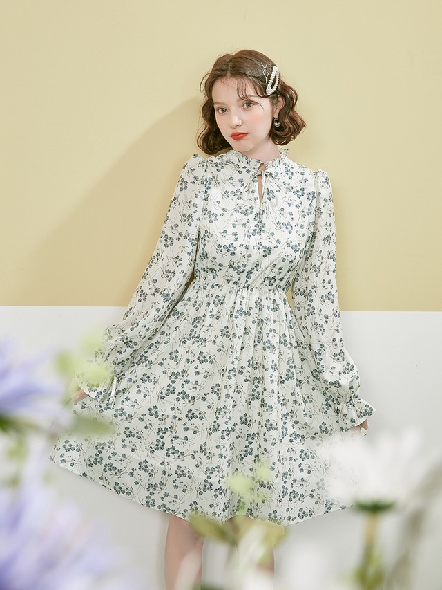 ワンピース シフォンワンピース 長袖 ミニ丈 フレア 小花柄 くびれデザイン デート お出かけ 春 Quadrifolie クローバー