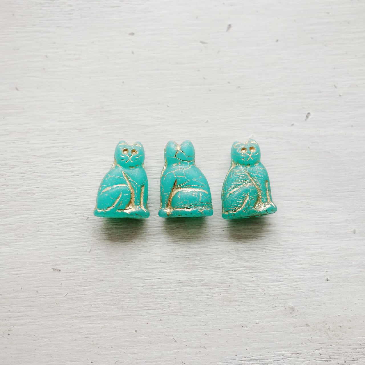 チェコビーズ 座るネコのビーズ ジェイド 19x14mm (1個) | ::Migrate::