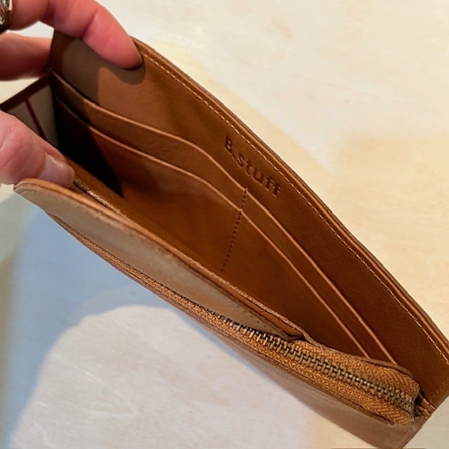 B.stuff　新色入荷！薄手の長財布(クミン)