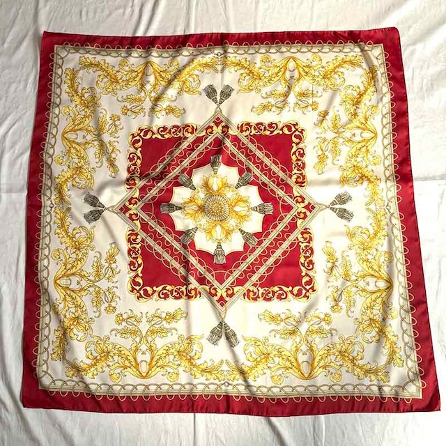 スカーフ　シルクスカーフ　カレ　赤枠　タッセル　赤ベージュゴールド　12aceb14