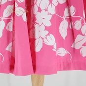 フラダンス 衣装 ツーピース セットアップ 上下セット タヒチインポーツ ピンク系 TAHITI IMPORTS チューブトップ 花柄 かわいい 華やか 鮮やか 明るい 白 ハワイアン アロハ ハワイアンプリント フラ ダンス レッスン 練習