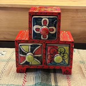 India Blue Pottery Mini 3-Drawer Unit　インド　ブルーポタリ3ドロワーチェスト　凸型　レッド　引き出し　置物　玄関収納　メヘンディアート　鍵入れ　印鑑入れ　ハンドメイド