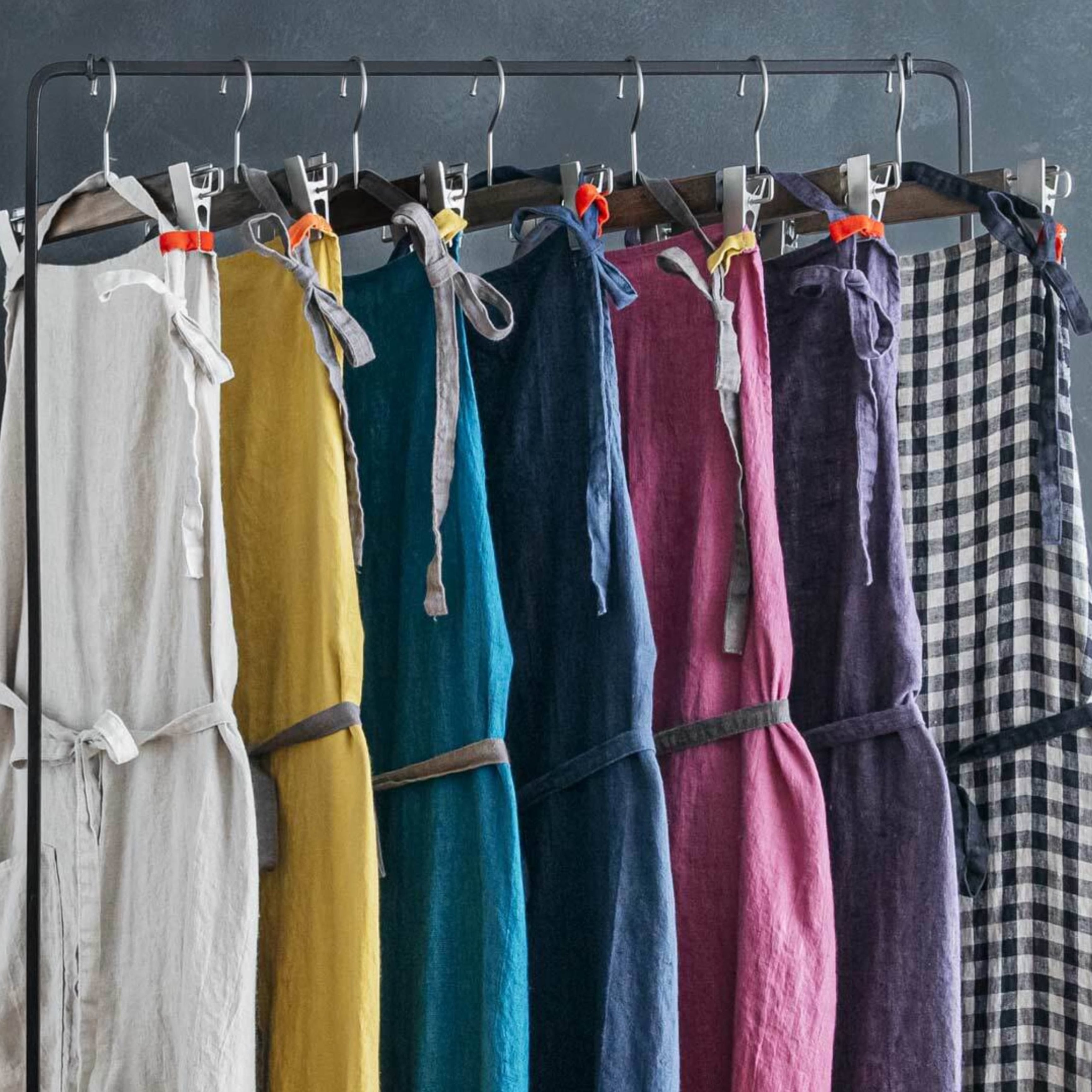 Lino e Lina リネン フルエプロン Manon（マゼンタ） | Zakka so-la