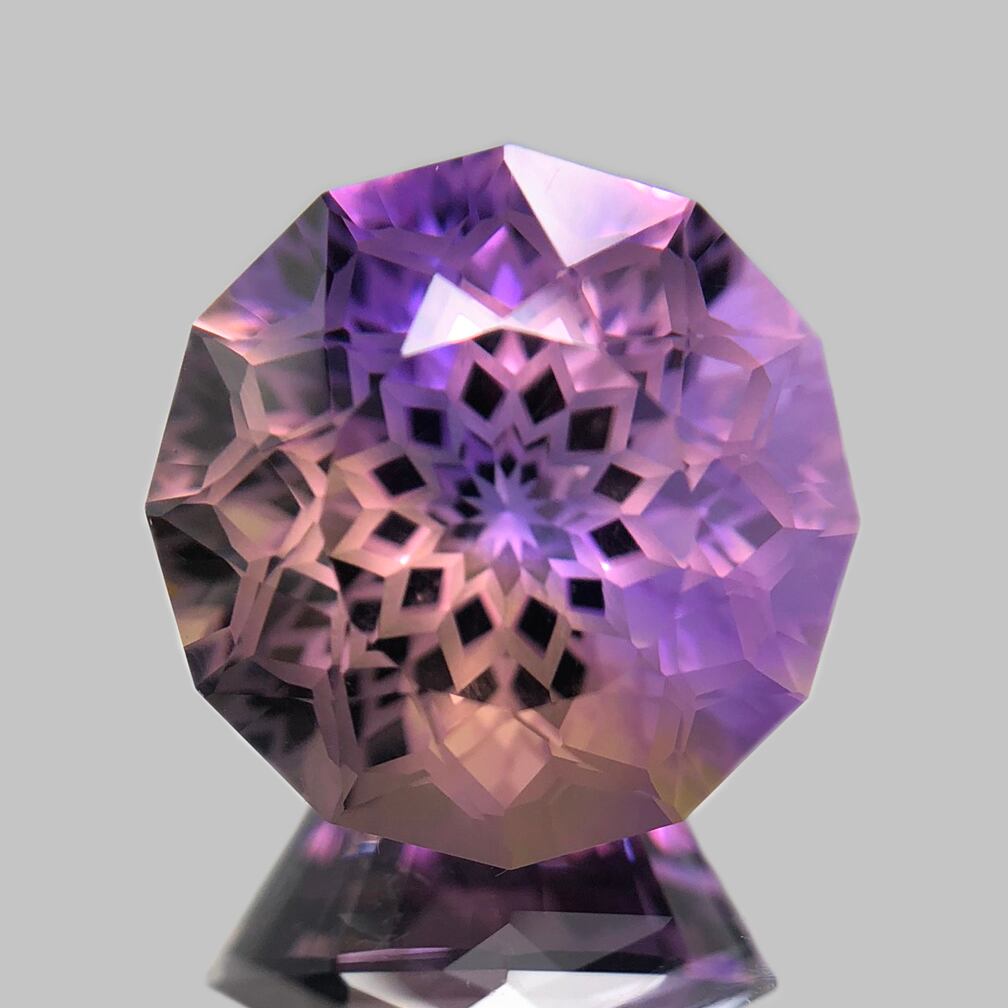 ラベンダーアメジスト 7.778ct ソーティング付き ルース 特殊カット
