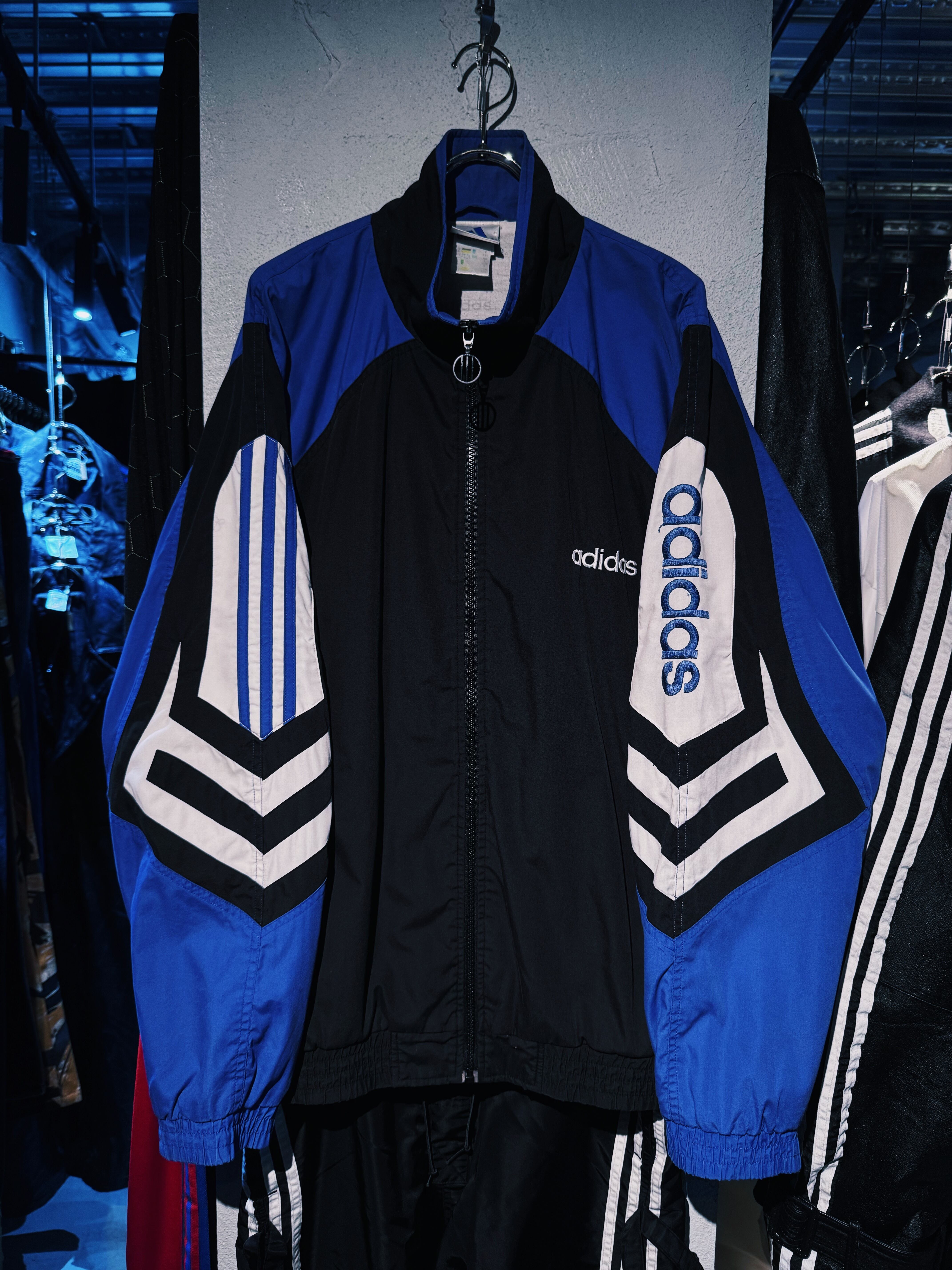 【D4C】90's "ADIDAS" EURO VINTAGE switching color design nylon track jacket