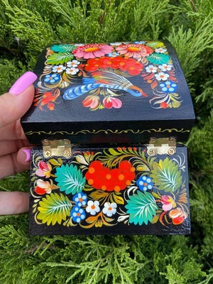 ペトリキウカのジュエリーボックス（巨匠ホロベッツ作）