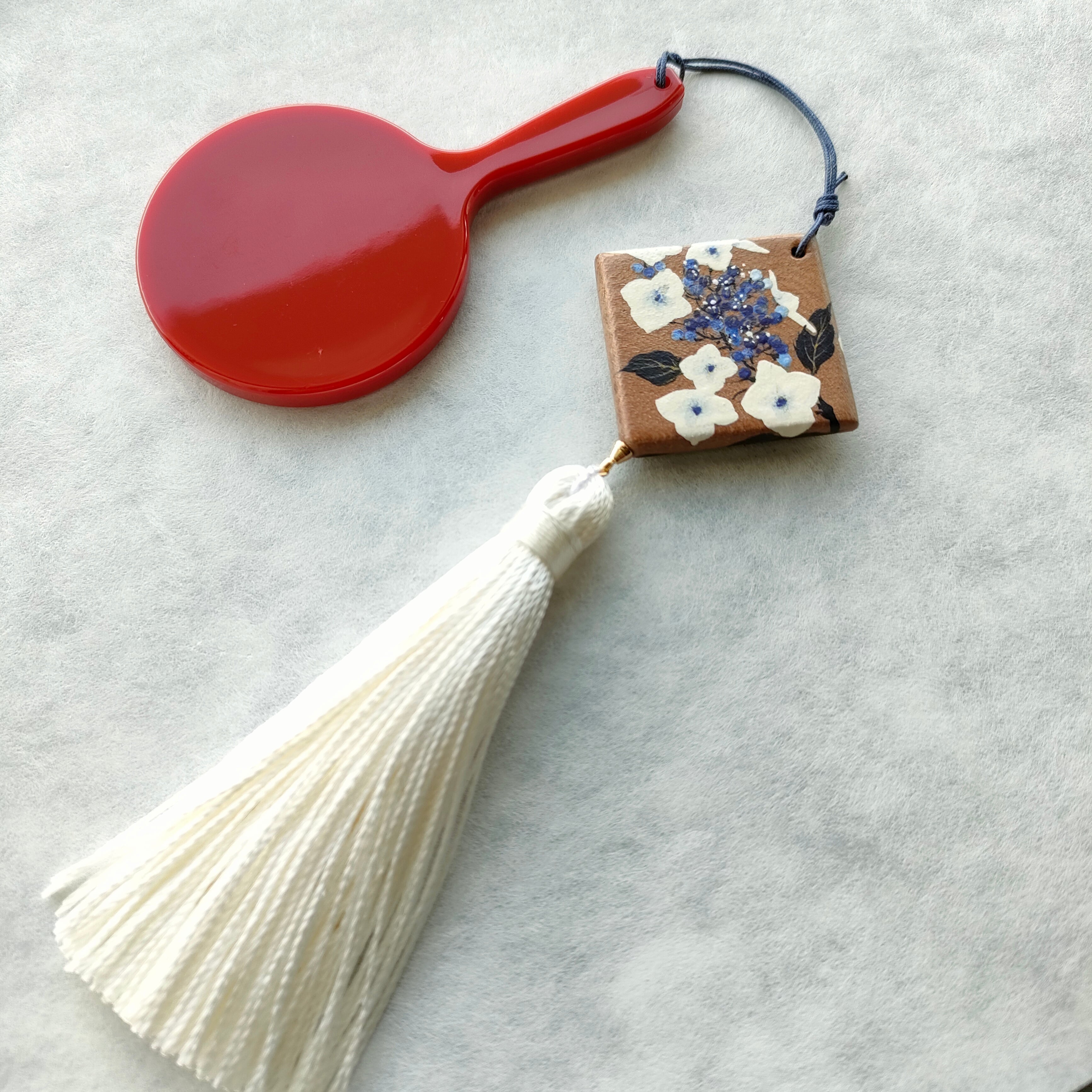 手鏡帯飾り 藍色あじさい タッセル根付 手描き絵付け 着物浴衣 | 絵