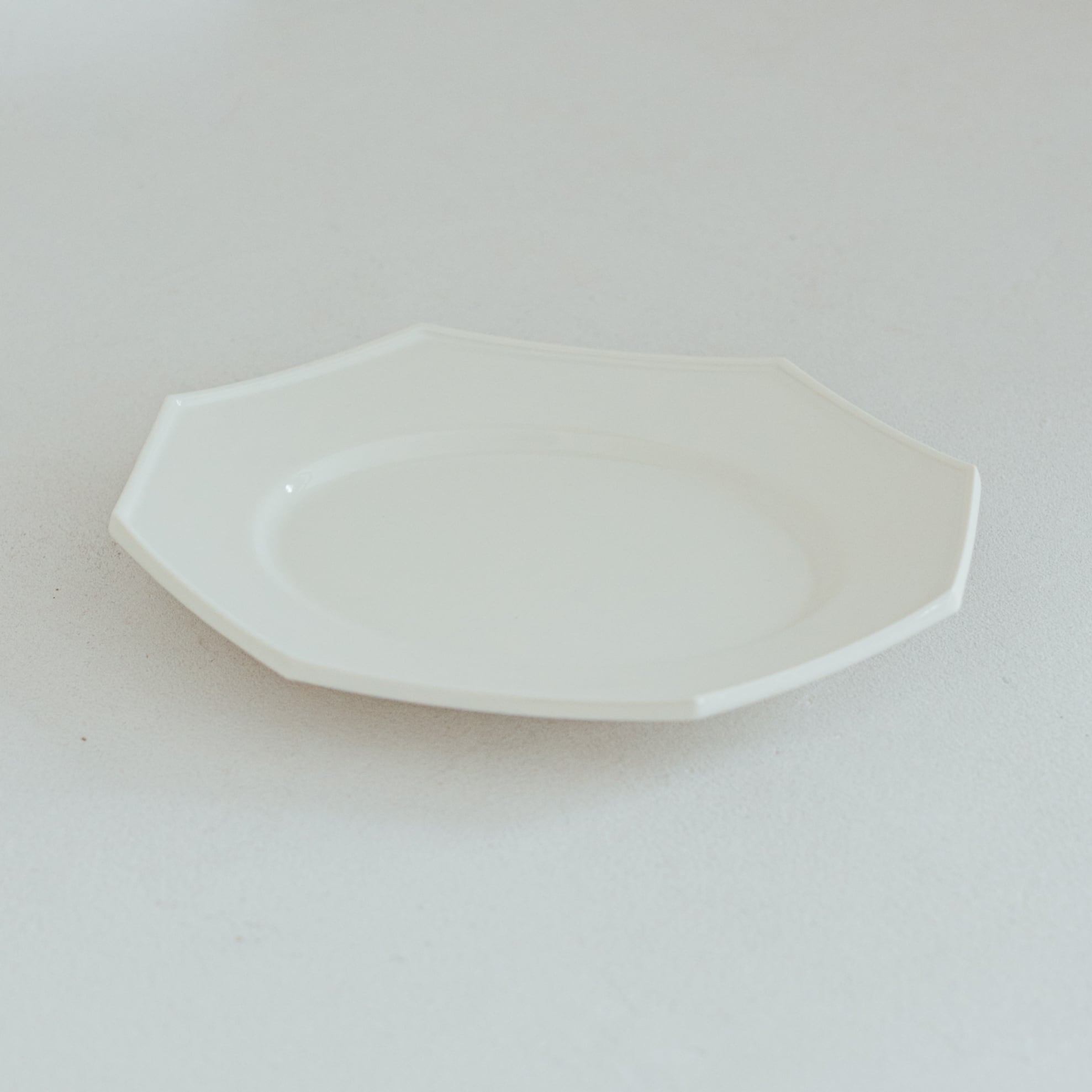 【新品】 石川隆児　Octogonal Plate M White 八角皿　器 オーバル八角皿│石川隆児 | belk