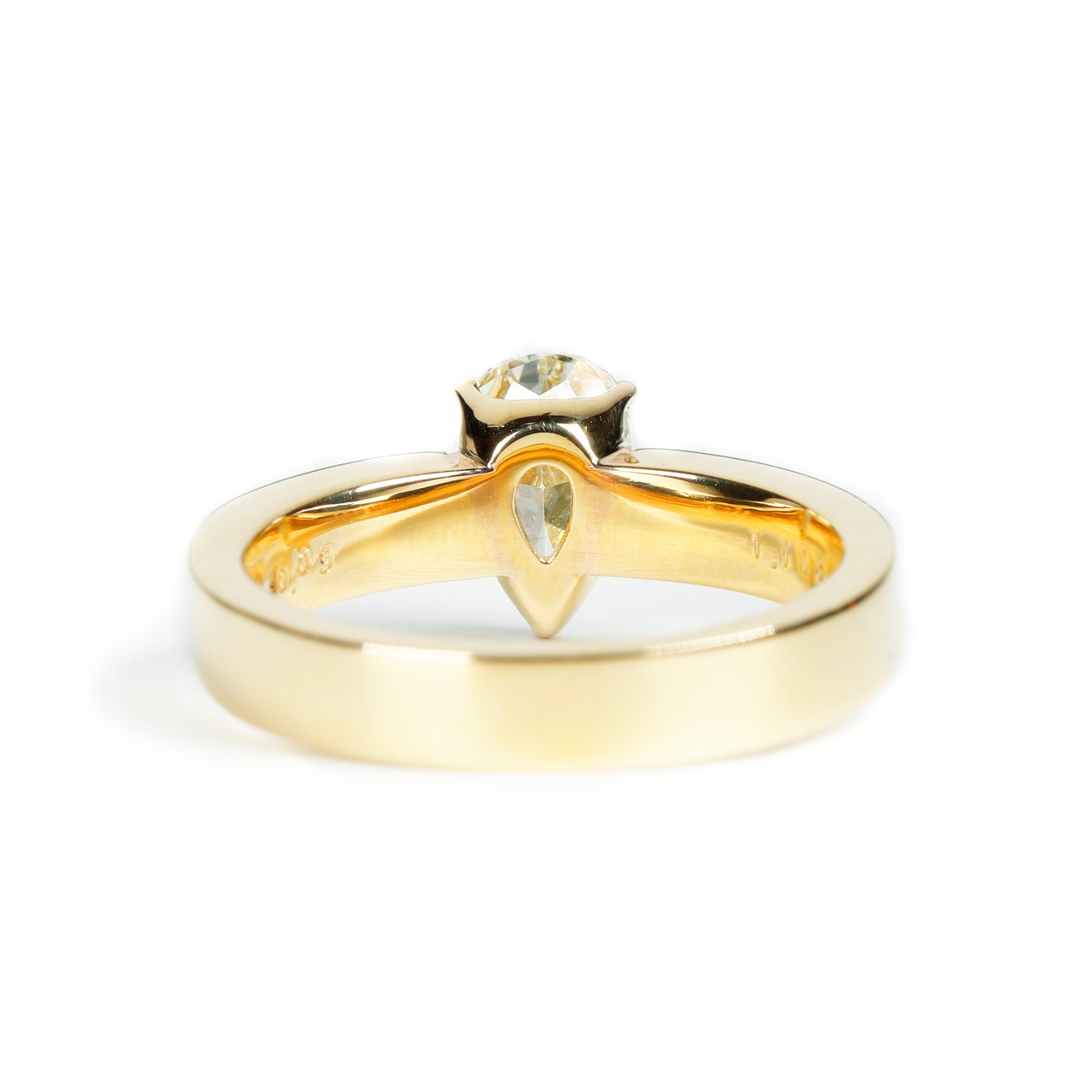 ペアシェイプ ダイヤモンド リング SI1 K18 / 1.112ct / 0.090ct