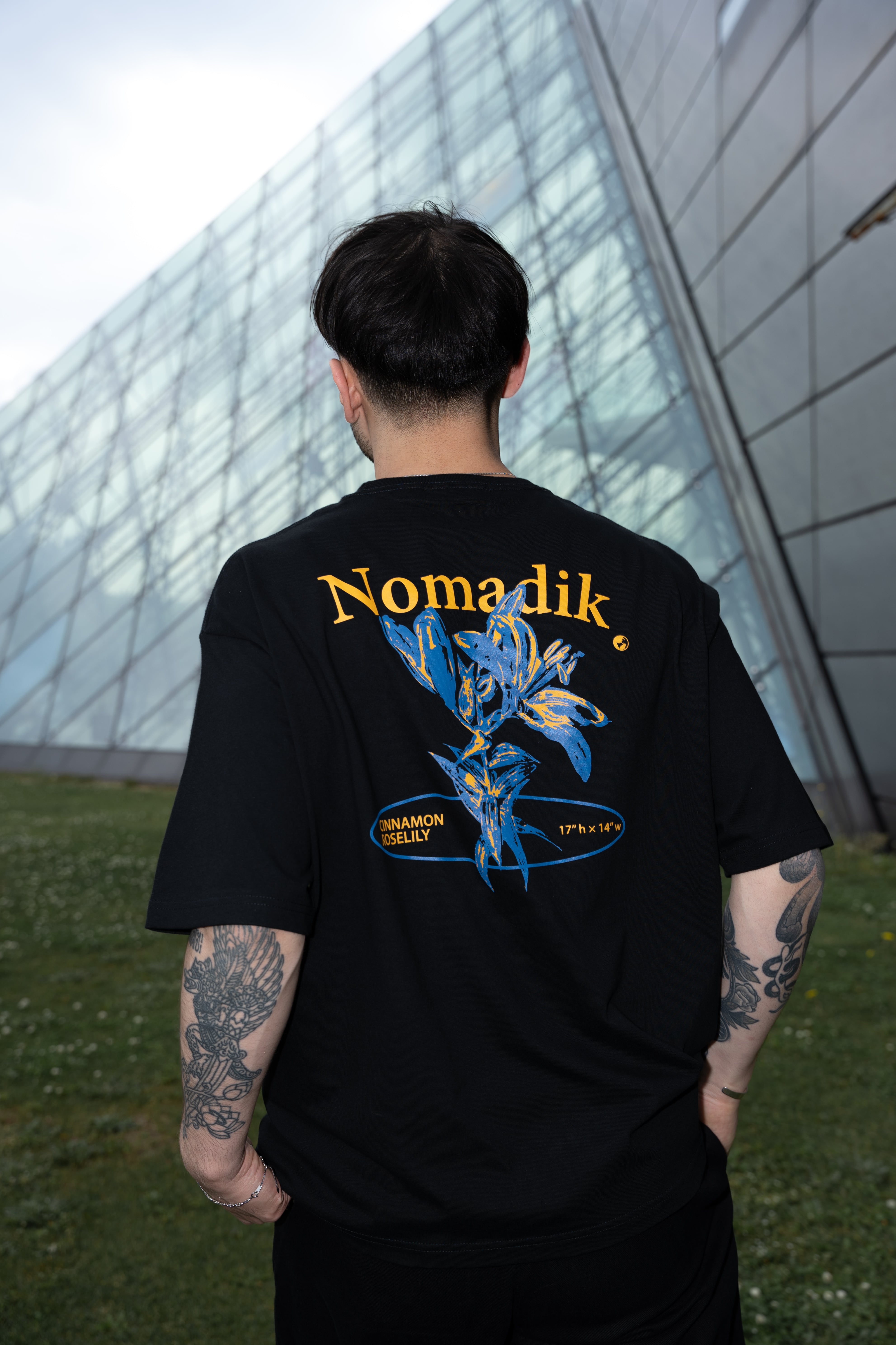 【新品】nomadik CINNAMON ROSELILY TEETシャツ/カットソー(半袖/袖なし)