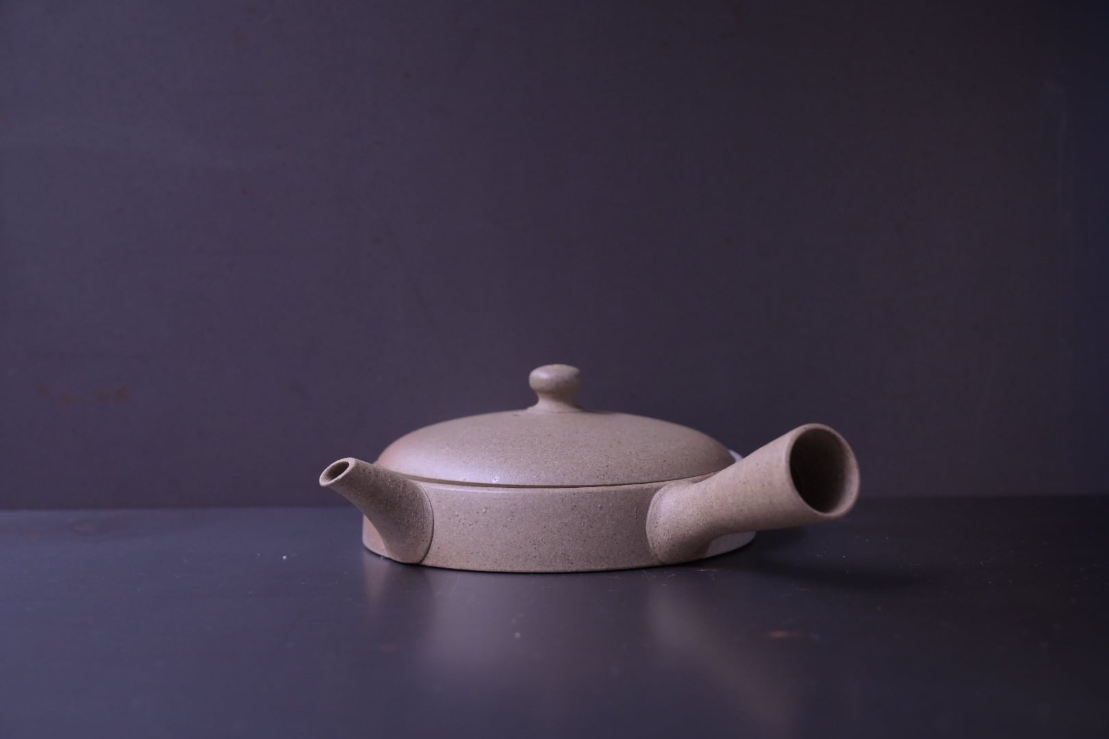 伊藤成二 白泥 極平型急須（中） | 鎌倉倶楽部 茶寮