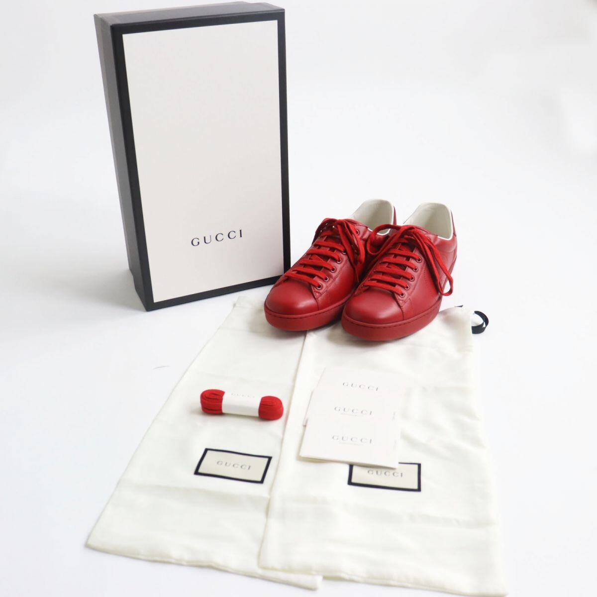 GUCCI インターロッキングレザーローカットスニーカー