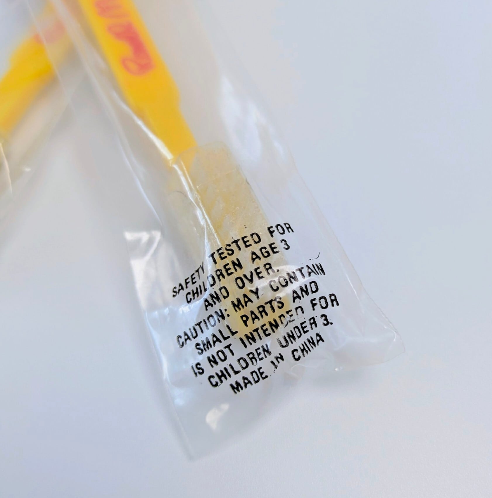 ☆ DEADSTOCK / VINTAGE1988 ☆【 McDonald's ( マクドナルド ) 】単品 toothbrush / 歯ブラシ / ロナルド・マクドナルド / ドナルド 〚アメリカン雑貨 アメトイ〛