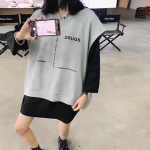 サイドスリットトップス