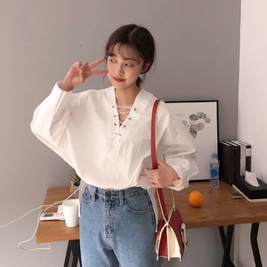 Vネックフロントレースアップブラウス シャツ ノーカラー 襟なし トップス さわやか リボン レディース ホワイト 白 Macaron