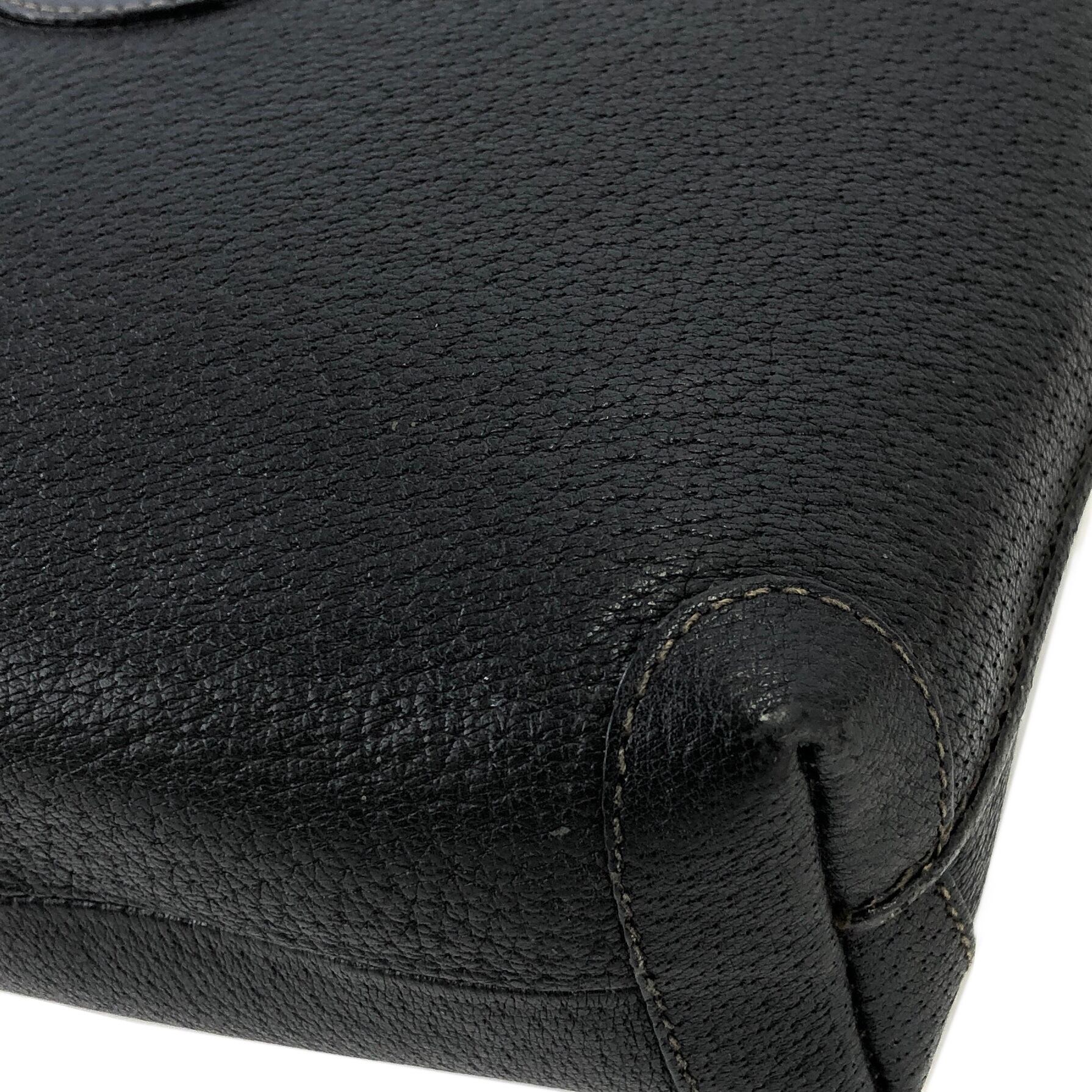 GUCCI グッチ GG型押し エンボスレザー ポシェット ミニバッグ GUCCI グッチ GG型押し エンボスレザー ポシェット ミニバッグ