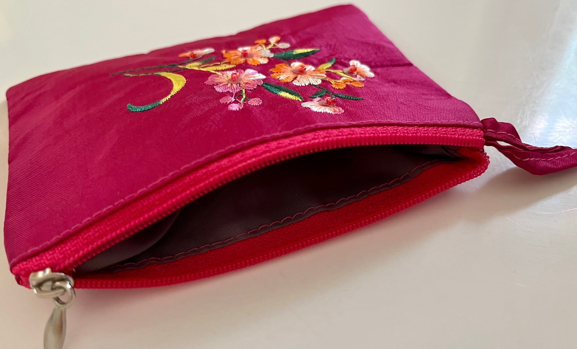 ポーチ ベトナム ピンク 花刺繍 おしゃれ かわいい 雑貨 お土産