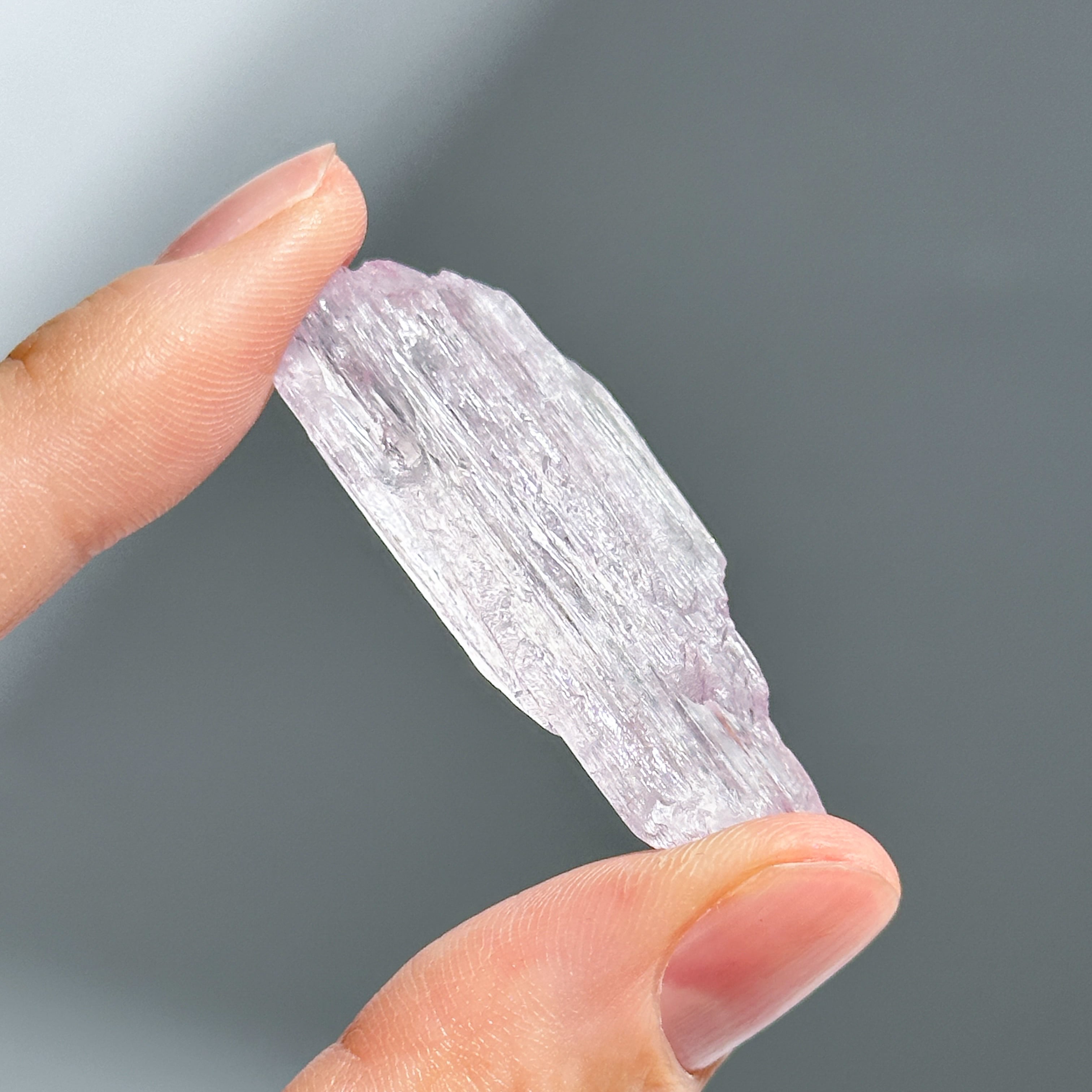 パワーストーン　天然石　原石　クンツァイト(リチア輝石)　117g　No.304 楽天市場】クンツァイト リチア輝石 結晶 原石最高級【約24.8g