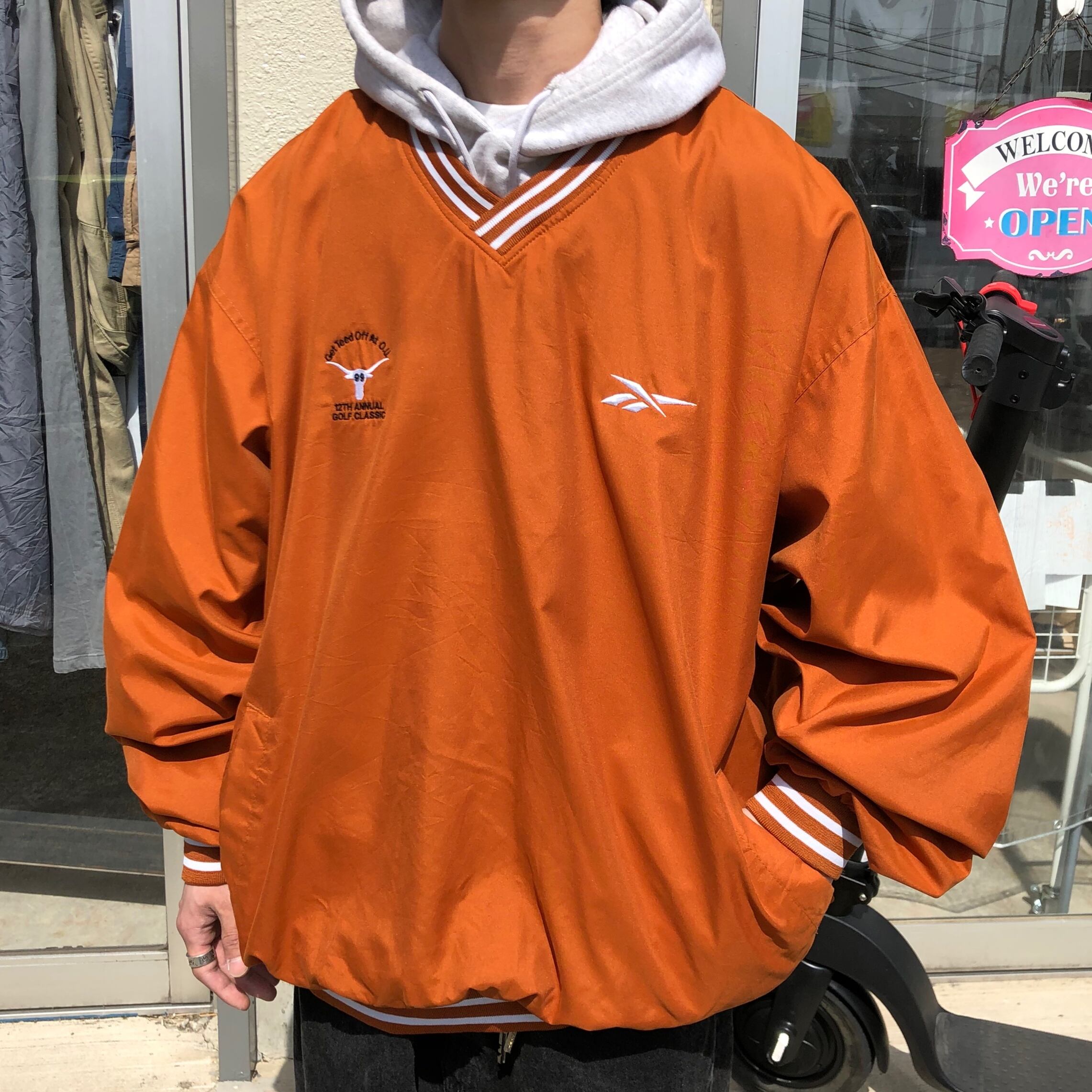 6223.リーボック ナイロンプルオーバージャケット Vジャン 刺繍ロゴ XL