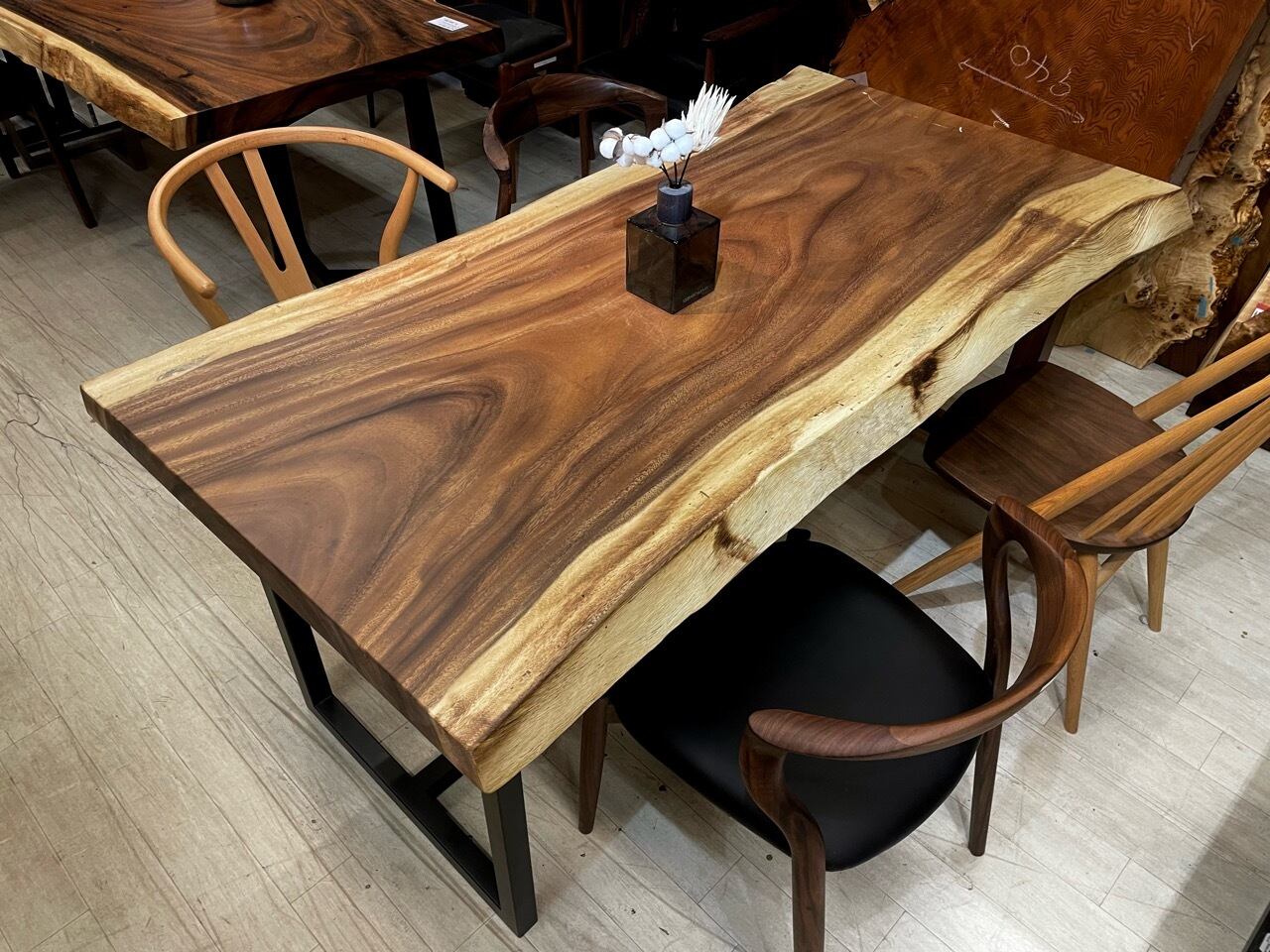モンキーポッド　無垢　一枚テーブル　長さ、約170幅72〜80厚さ、5センチ