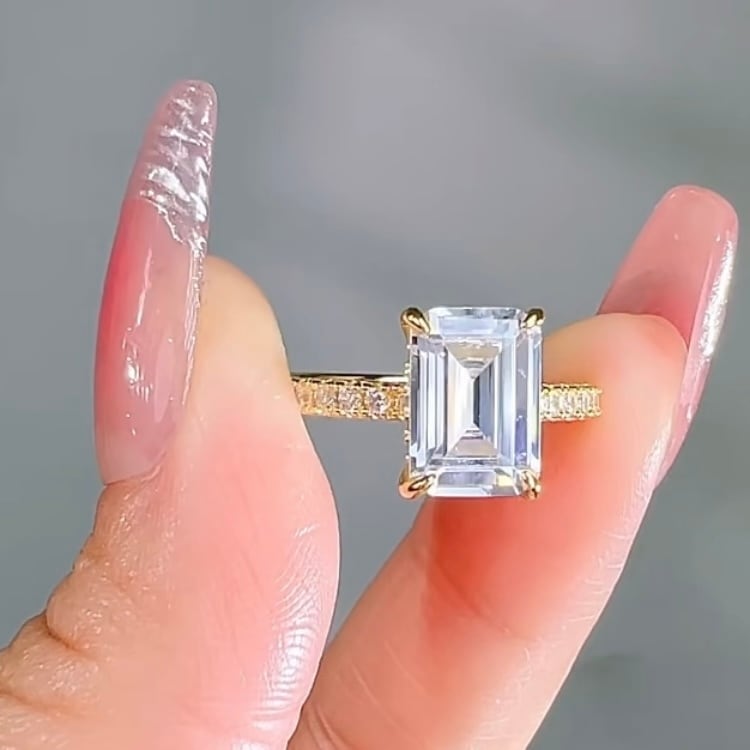 3.5カラット エメラルドカット 高炭素ダイヤモンド キラキラ