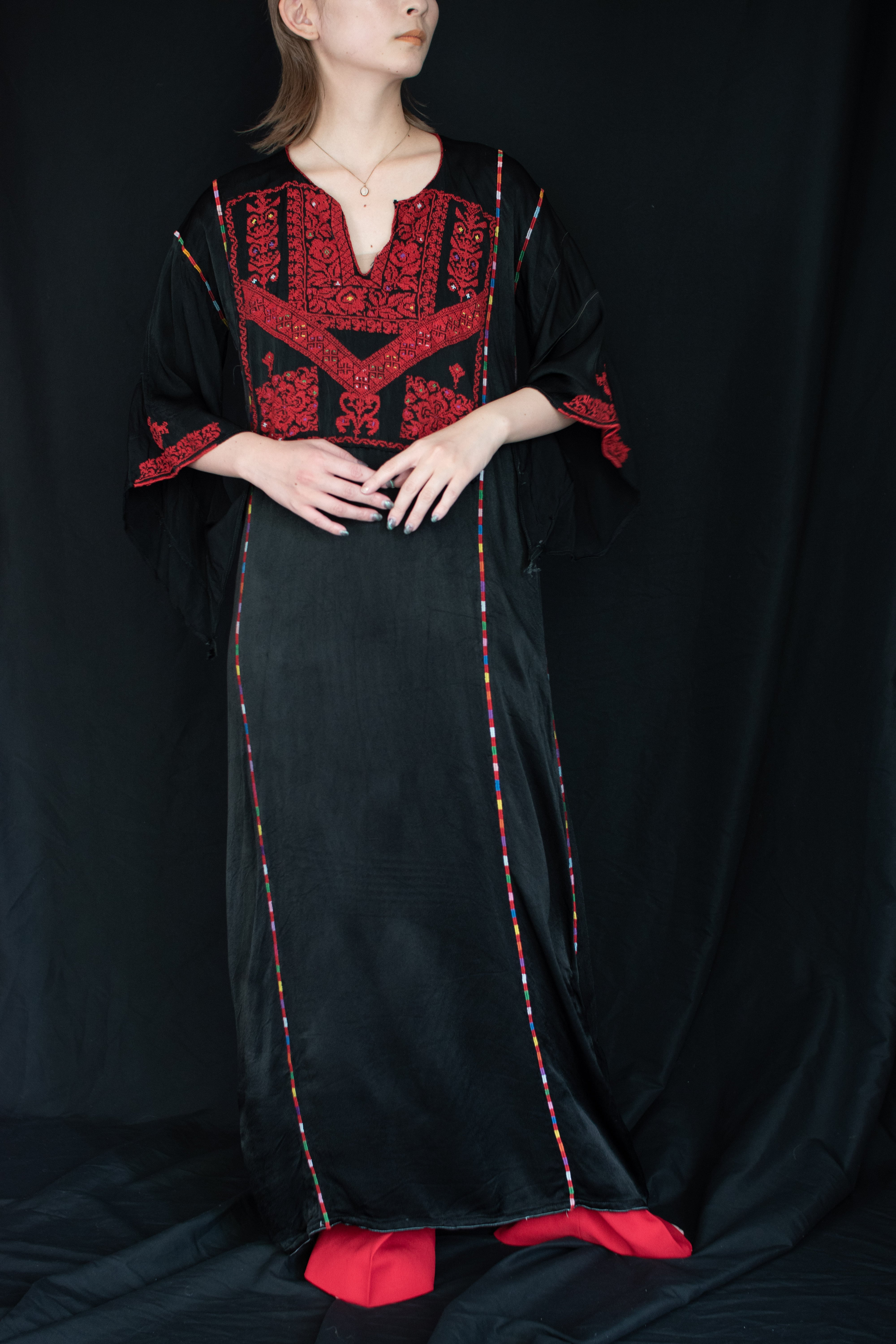 1960-70s Palestinian Bedouin Dress physis