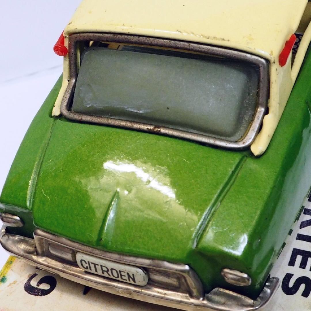 萬代屋【 シトロエンDS19黄緑】ブリキ tin toy car【箱はコピー】 萬代屋【 シトロエンDS19黄緑】ブリキ tin toy car【箱はコピー