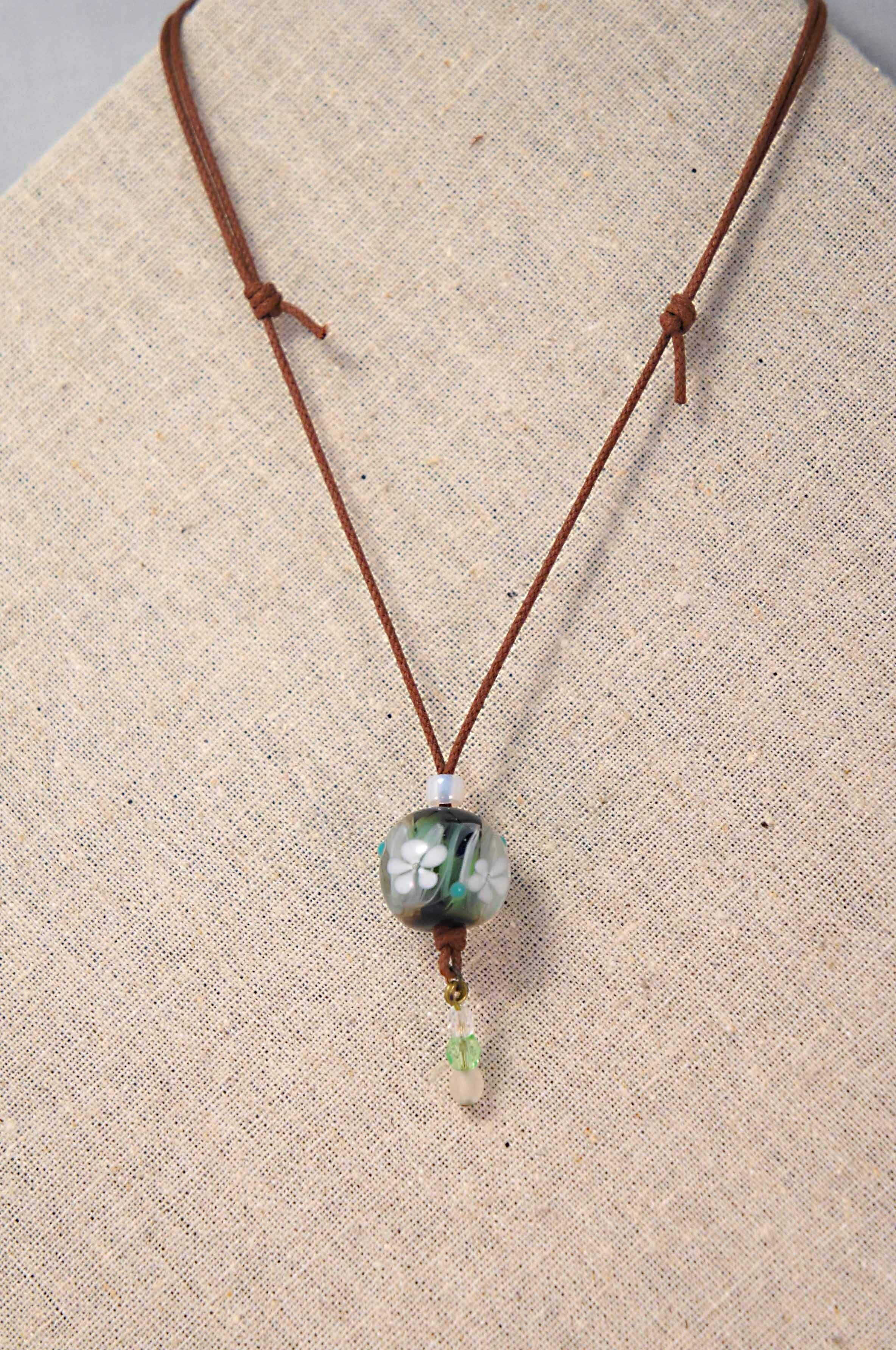 水中花のとんぼ玉ネックレス がらす屋 Tonbodamau３