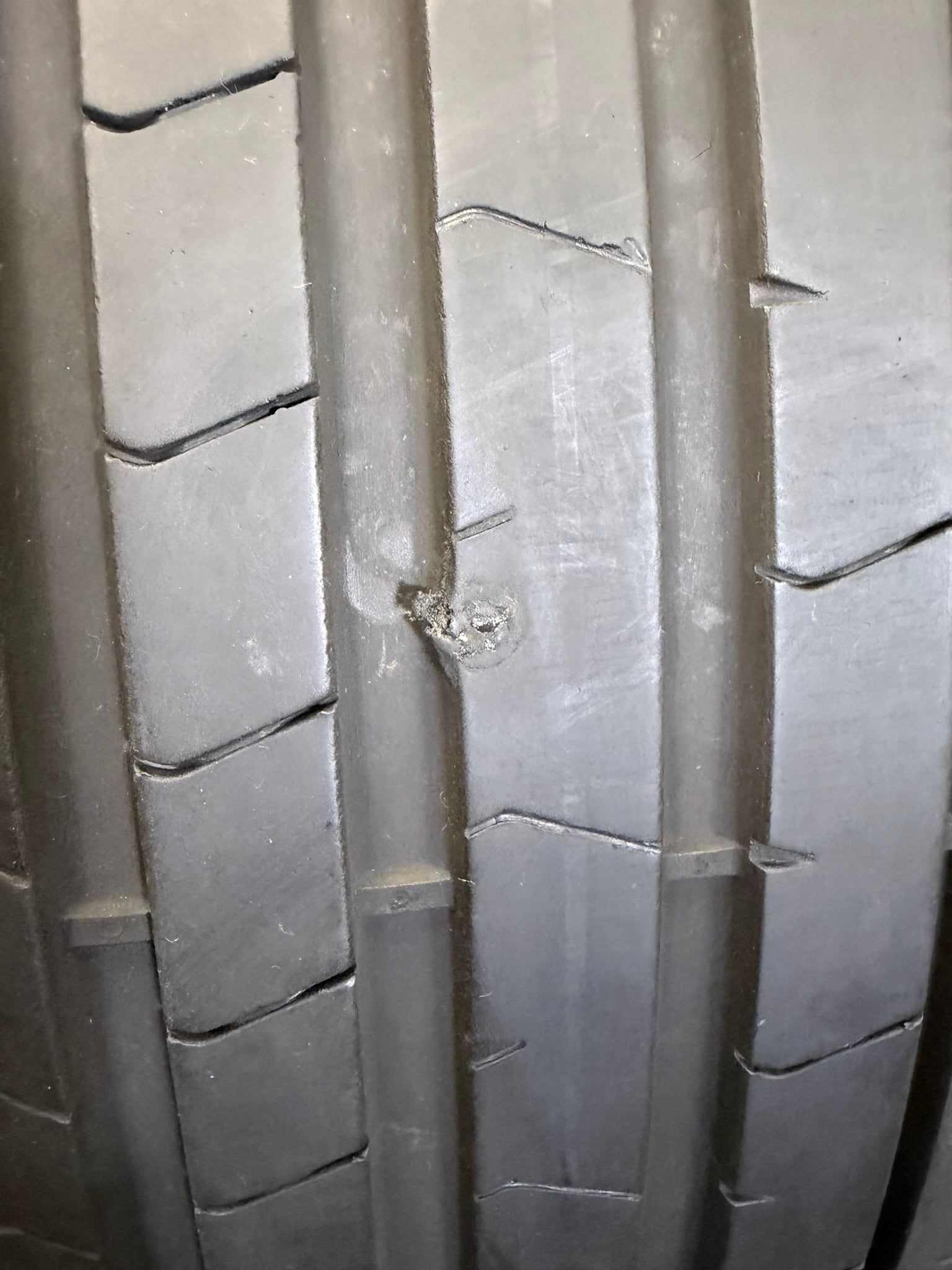中古タイヤ4本 ピレリ PZERO 235/50R19 4本 235/50R19 99W PIRELLI P ZERO PZ4 ピレリ ピーゼロ PZ4 4本セット