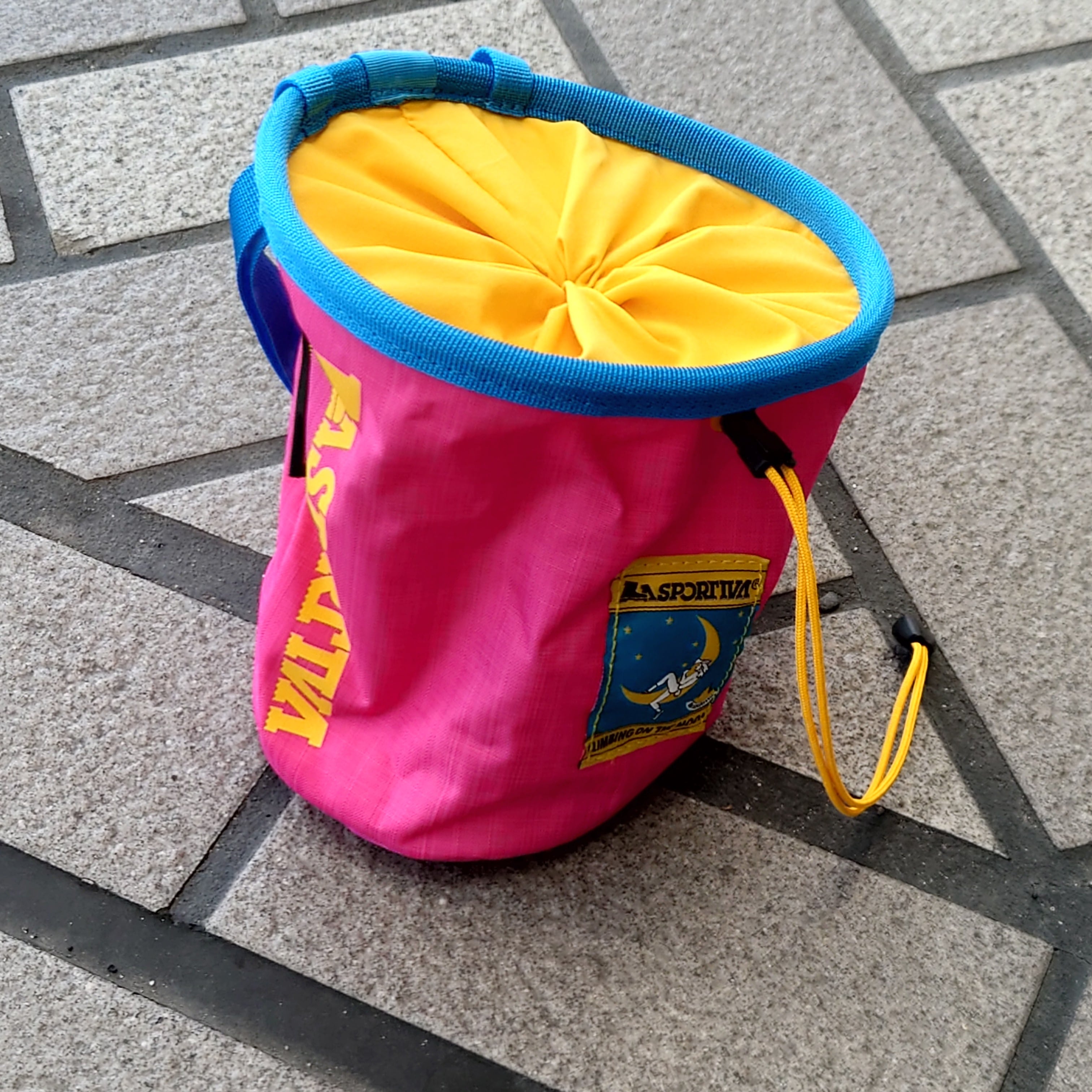 LA SPORTIVA Granite Chalk Bag COTM 【チョークバッグ