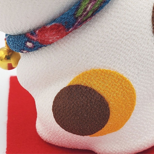 ちりめんのカワイイおすまし招き猫