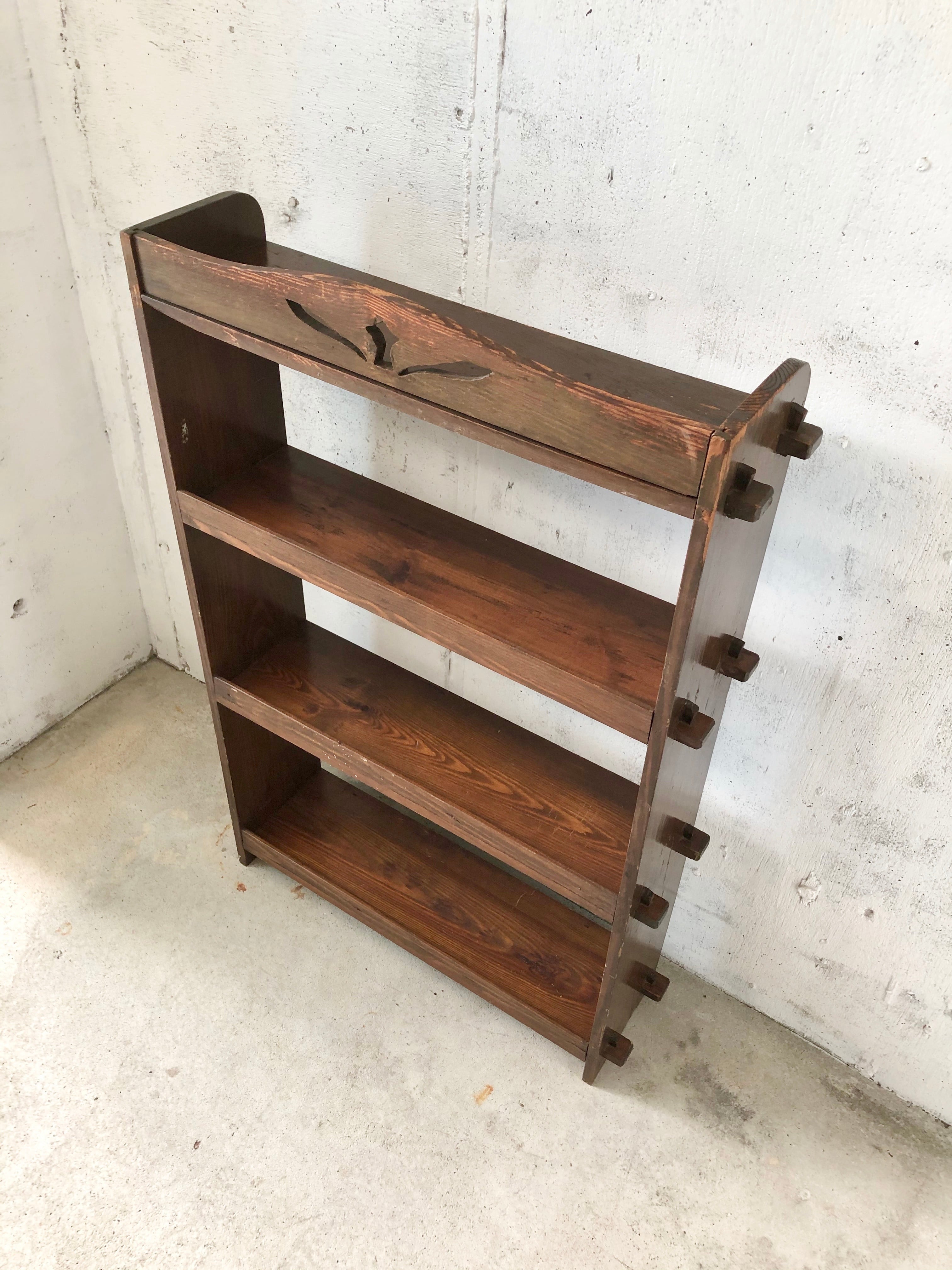 すっきりとした姿の楔棚［古家具］ | giraffes craft