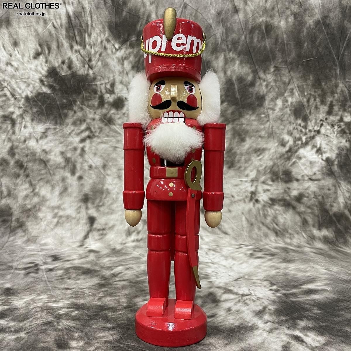 supreme  くるみ割り人形　Nutcracker