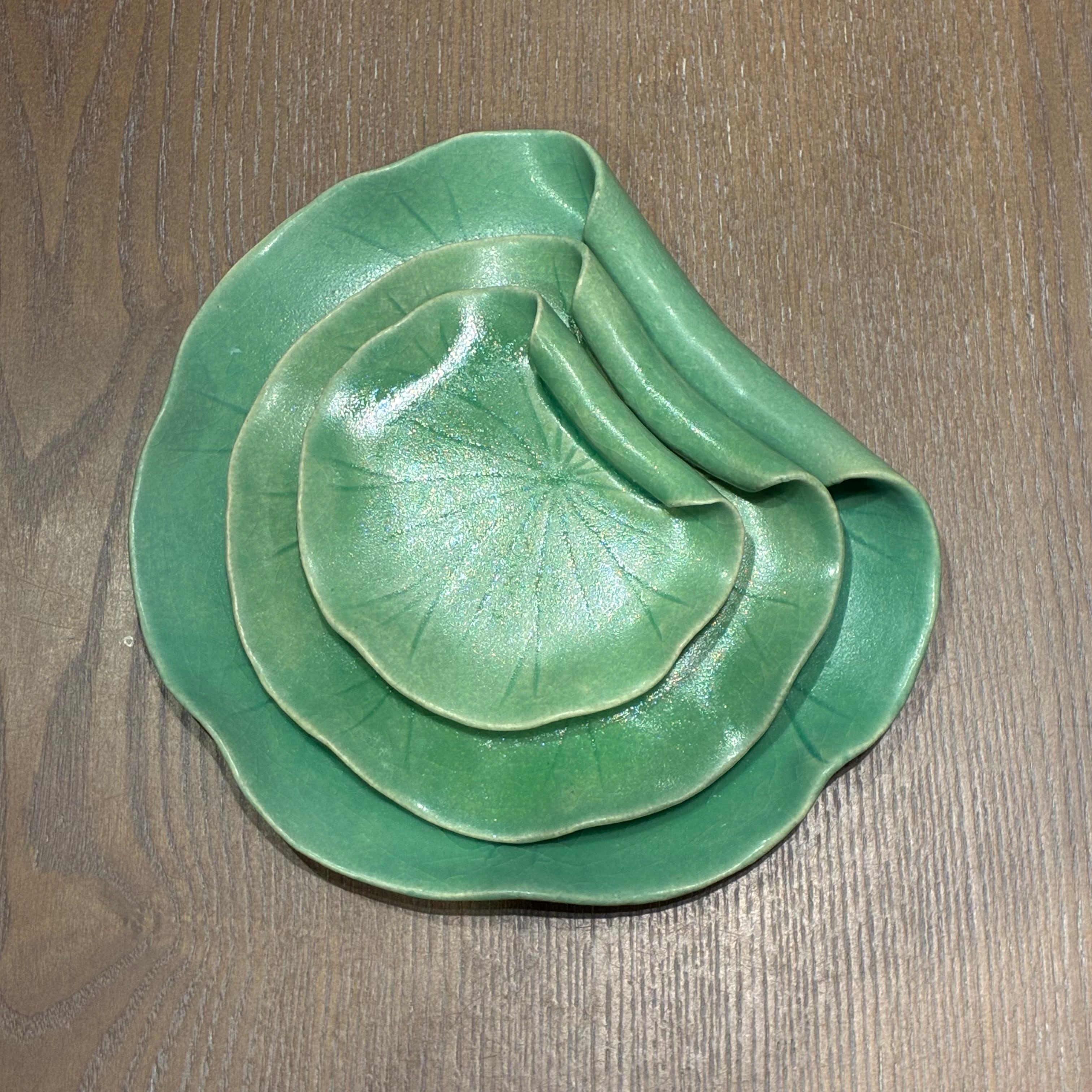 26夏】葉皿(幅 11.5 cm) 蓮 くるり | TSUNE;田中恒子の器 オンラインストア